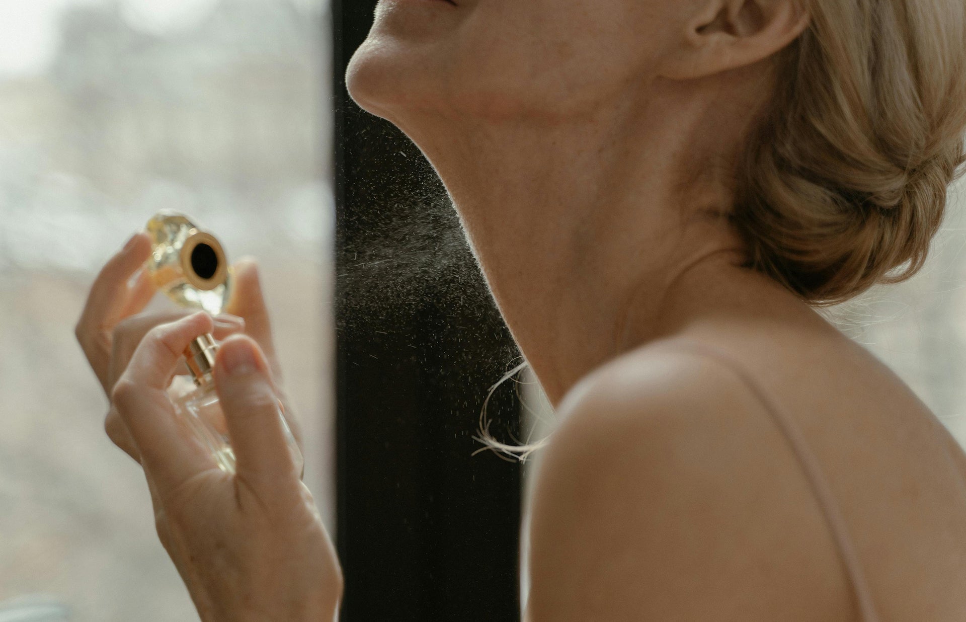 Scent Psychology: How the Right Perfume Can Boost Your Productivity and Confidence
